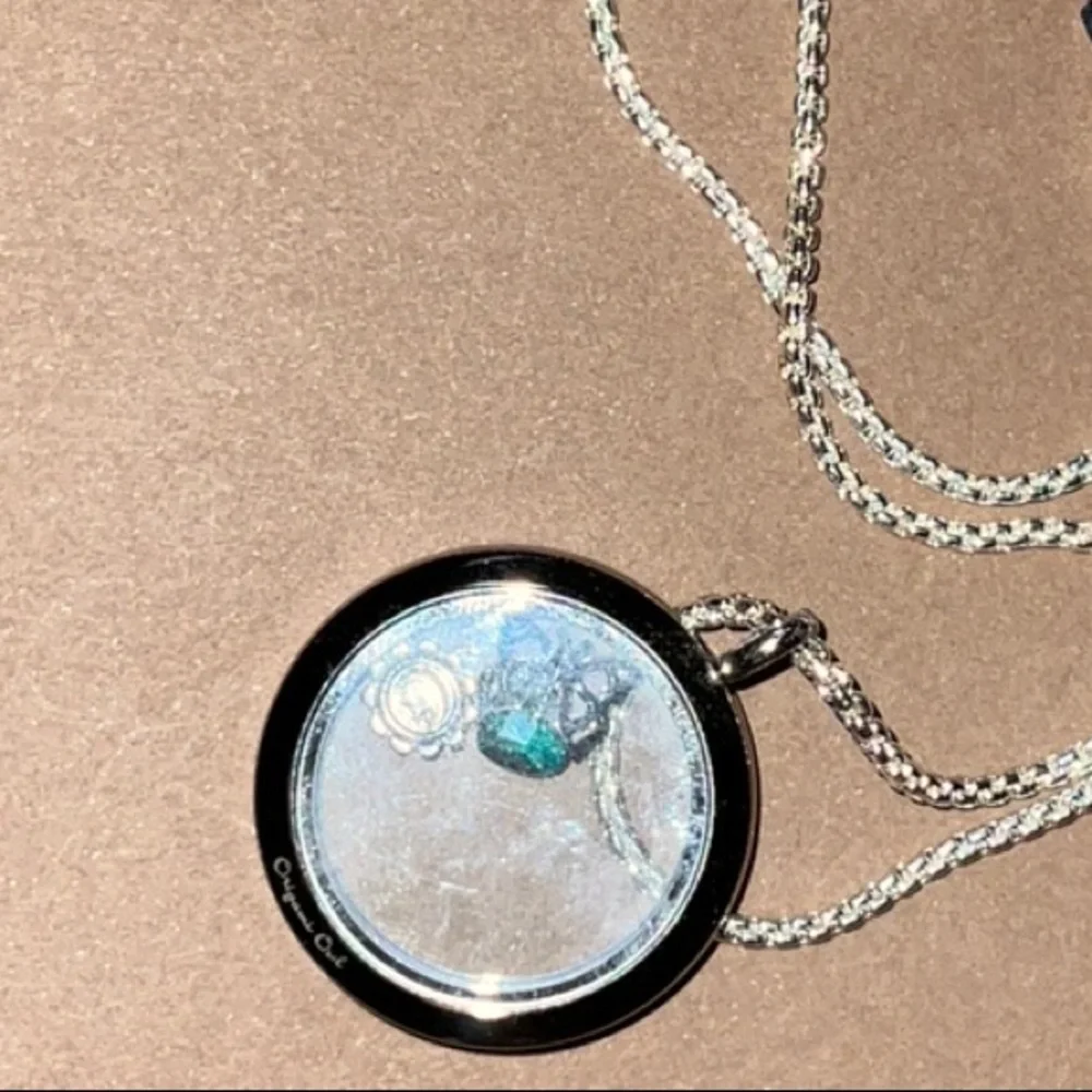 Origami Owl Silver Tone Chain and Blue Stoned Pendant With Three Interior Charms - Picture 5 of 11